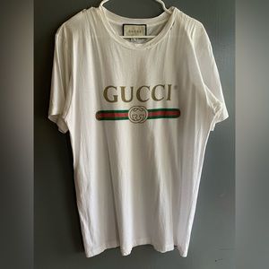 Gucci t shirt with Gucci logo